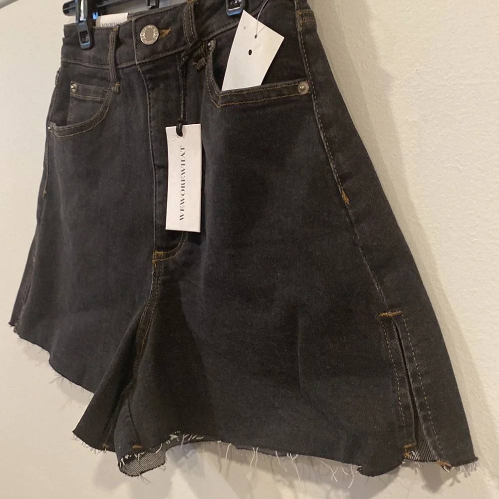 WEWOREWHAT BahBah High Rise Boyfriend Black Jean Shorts Size 25 - Picture 3 of 10
